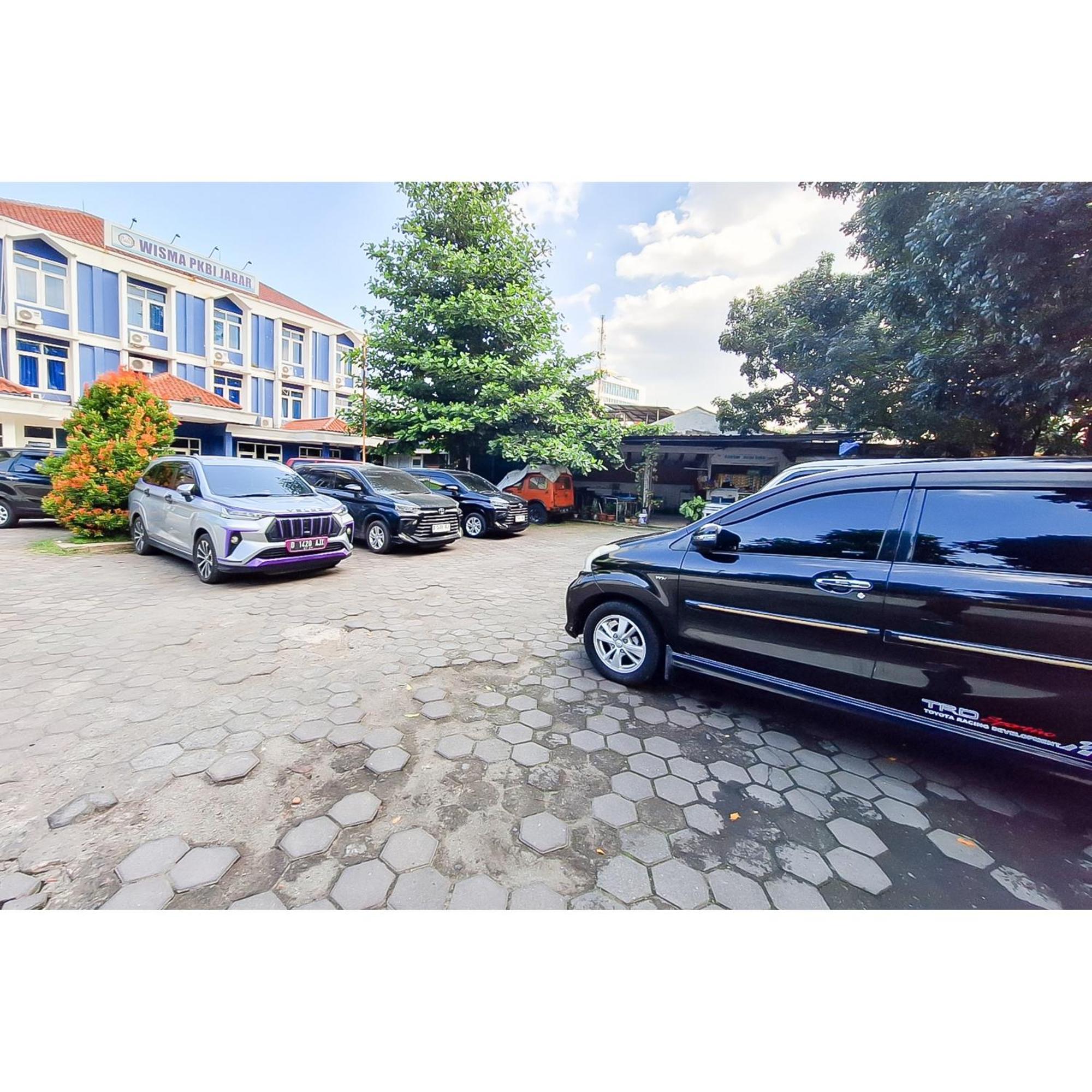 Wisma Pkbi Jabar Mitra Reddoorz Bandung Exterior foto